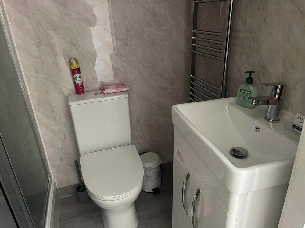 Cosy Croydon Apartment With 2 Bedrooms