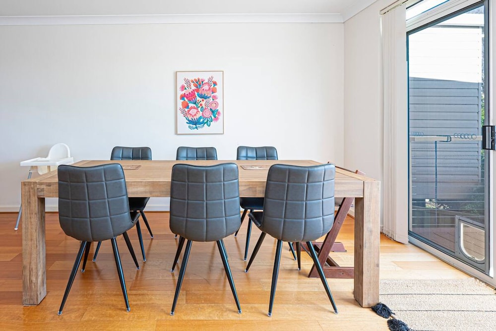 Cityscape Charm in Wattle Park
