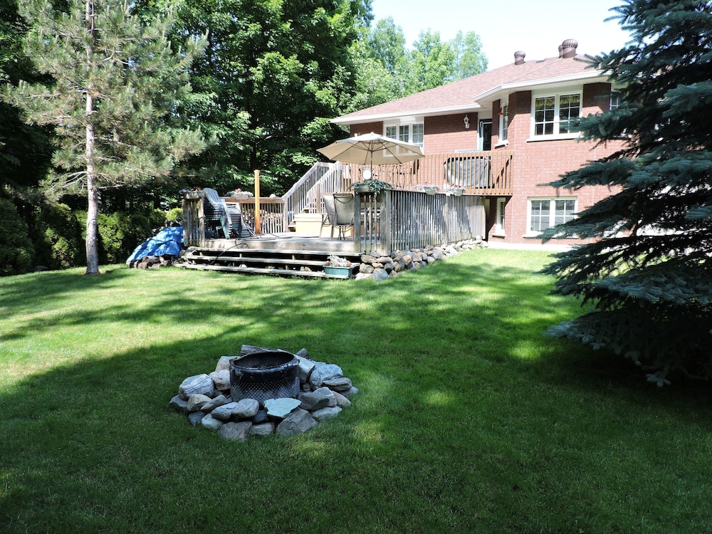 Tucked Inn the Harbour Bed & Breakfast