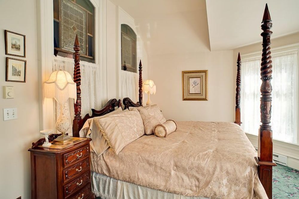 Amethyst Inn at Regents Park-2