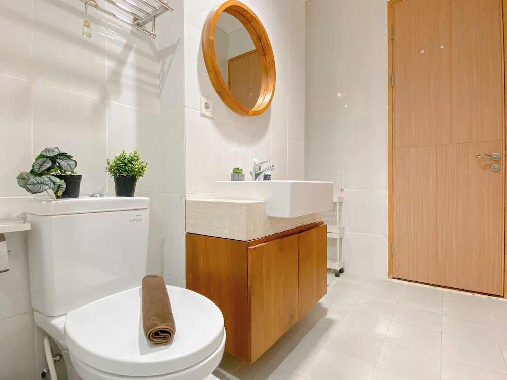 Warm And Cozy 2Br At Samara Suites Apartment