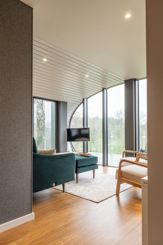 Sustainable 2BD Pod on Old Chalford Farm