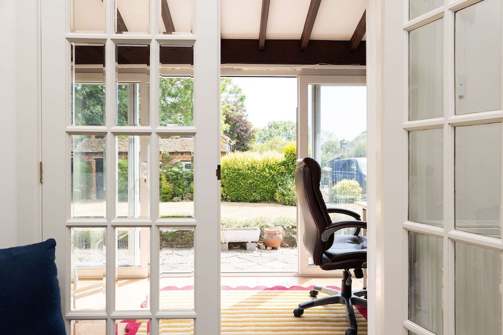 Homely Cottage for 6 Near Chichester Goodwood