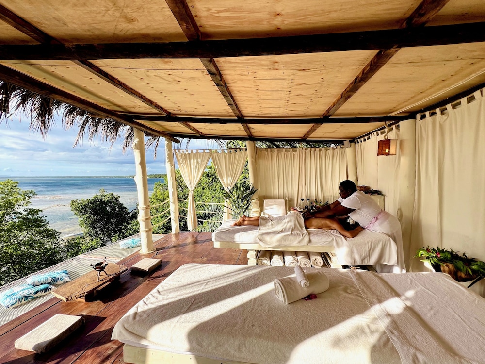 Rock and Sea Resort