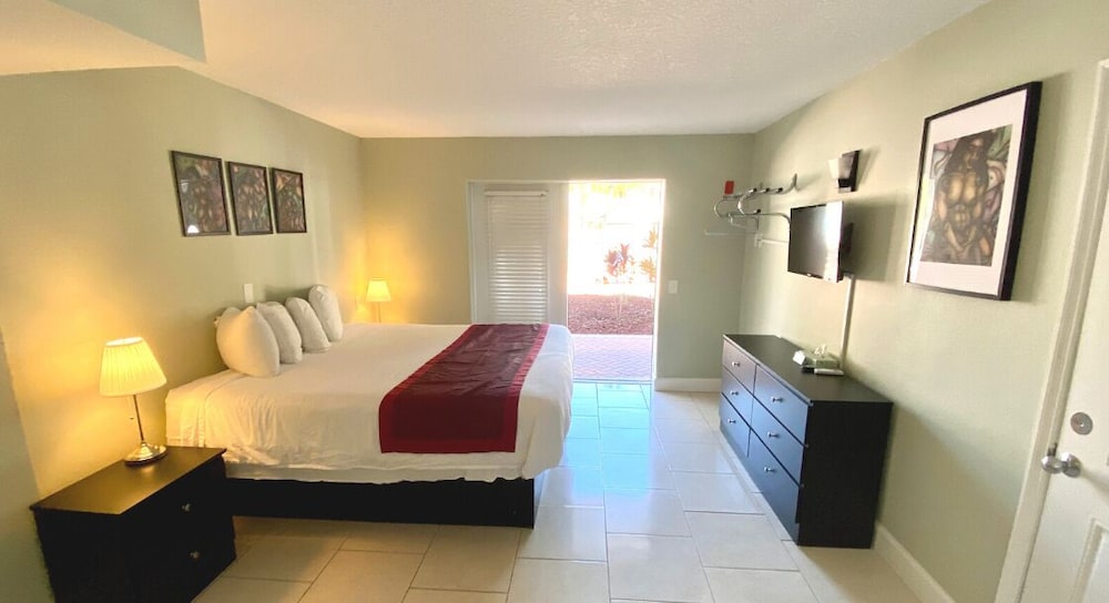 Paradise Lakes Resort, Clothing Optional Resort - Adult Only