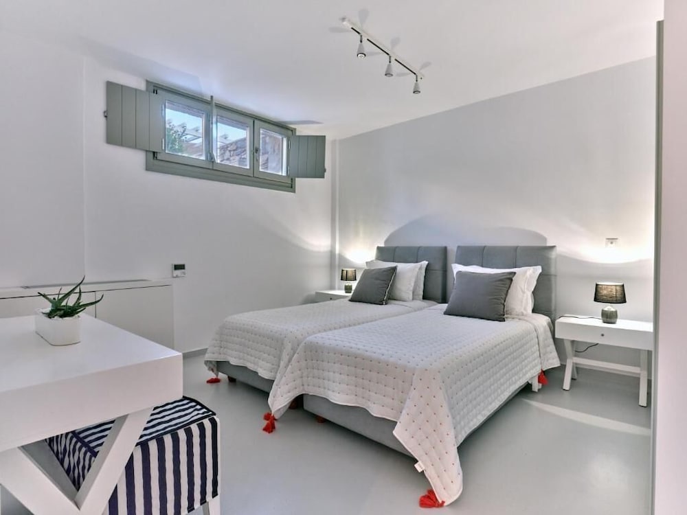 Empire Luxury Villas
