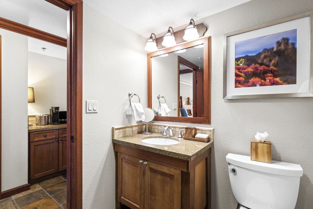 Valley View Condo w/ Resort Amenities