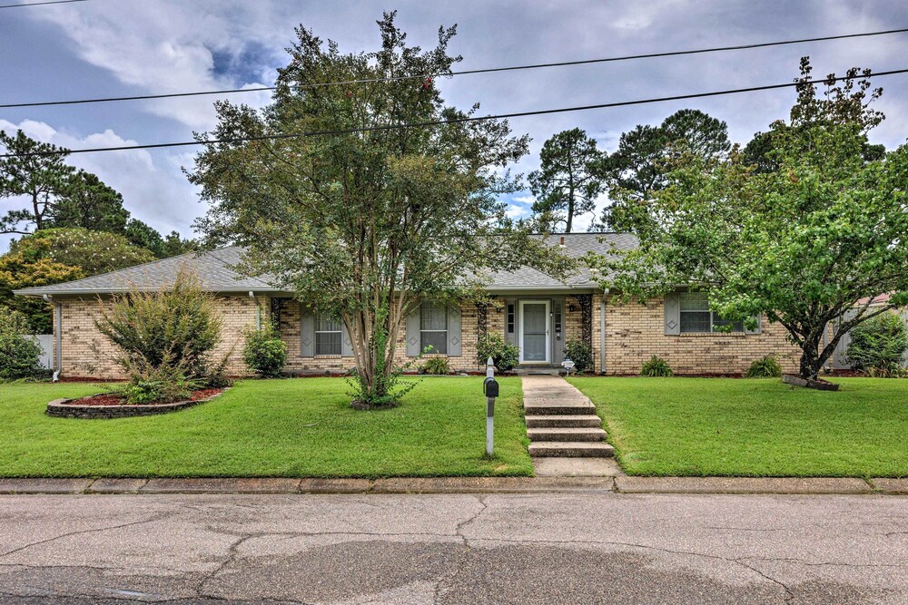 Welcoming Hattiesburg Home < 2 Mi to Usm! view 4