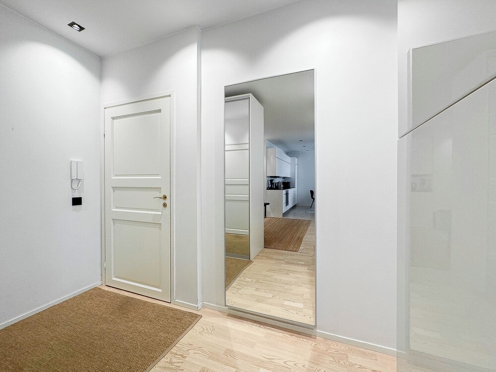 Stylish Downtown 2BR Flat with Sauna and Work Area