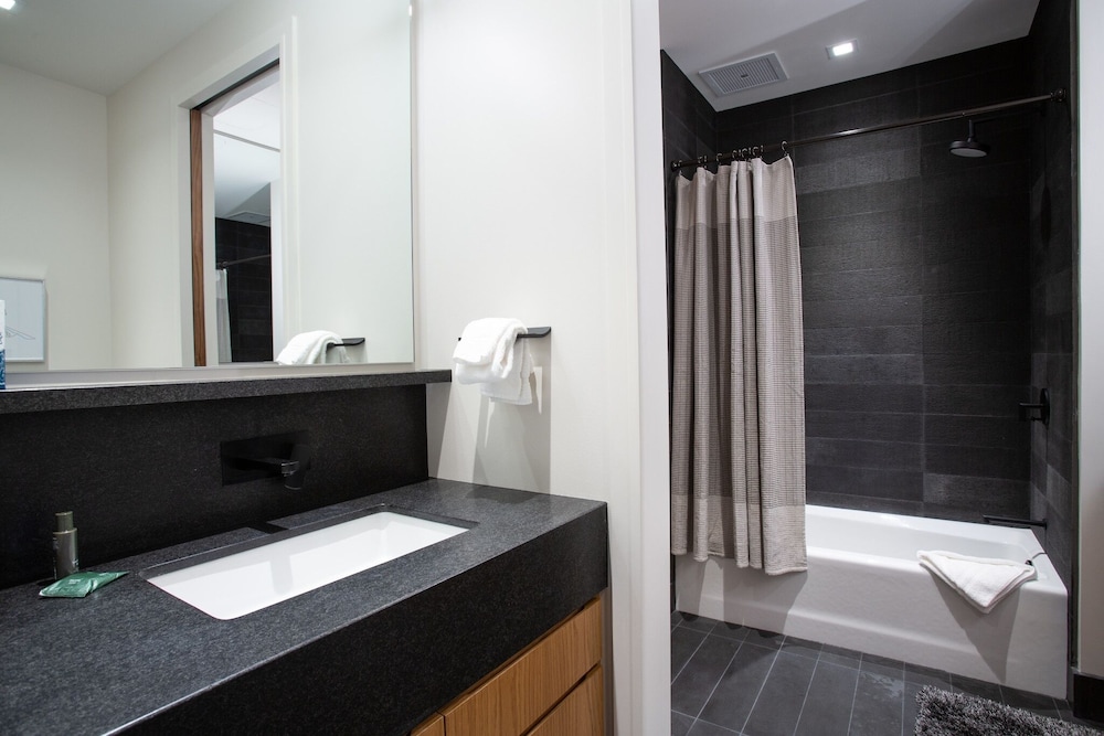 One Empire Pass Lodge at Deer Valley Resort - Four Bedroom Residence #401 4 Condo