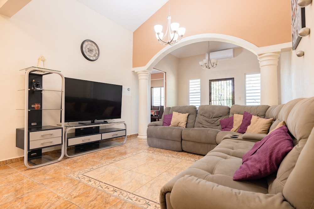 Big vacational house in Isabela