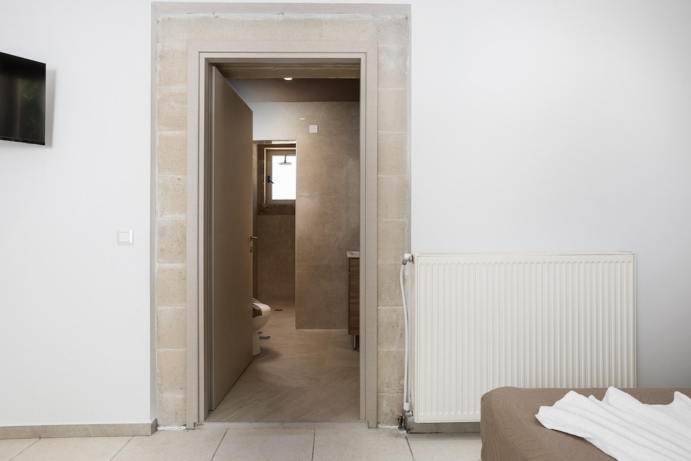 Villa Pasiphae - With Private Heated Pool