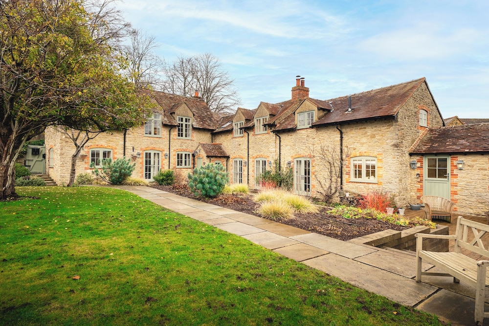 Stunning 6 BB Cottage & Annexe