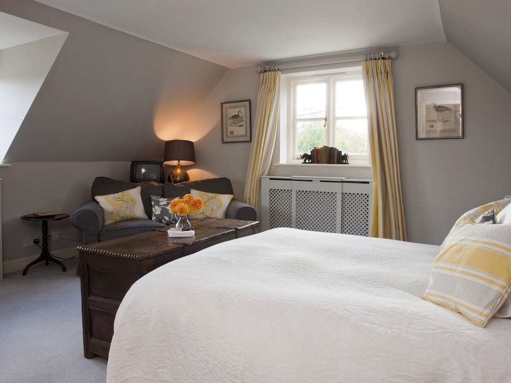 Rookwood Farmhouse view 2