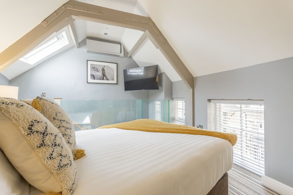 The Old School House & Rooms- The Lace Market view 2