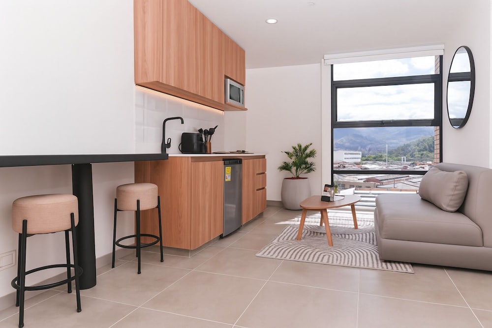 Metropolitan Living by HOUSY