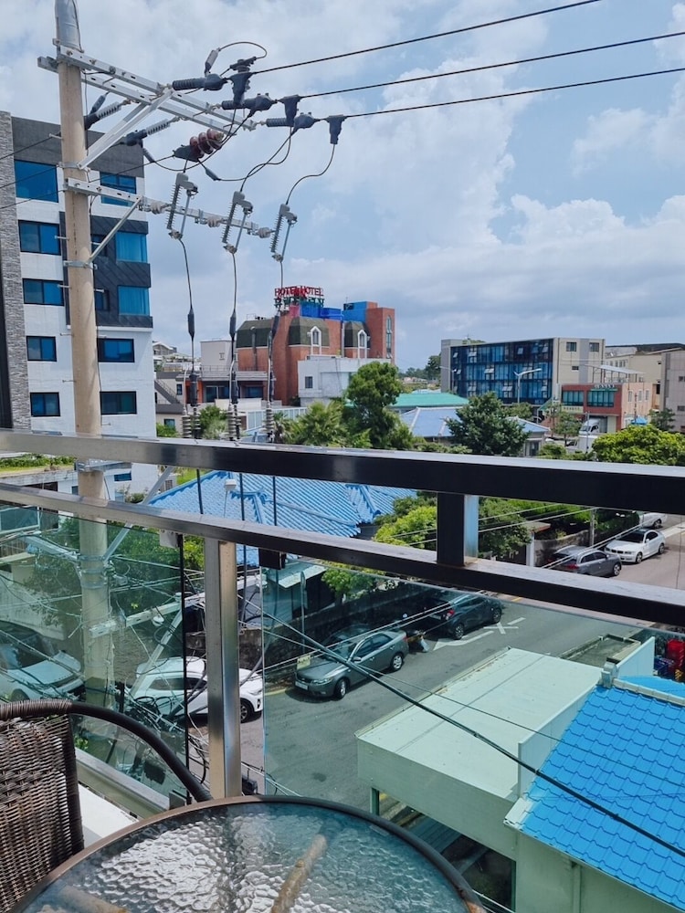 Cheonjiyeon Crystal Hotel 15