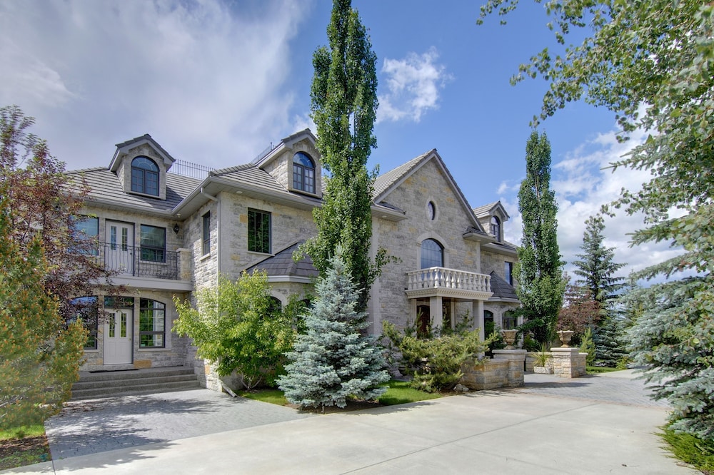 Ghost Lake Manor House - Image 1