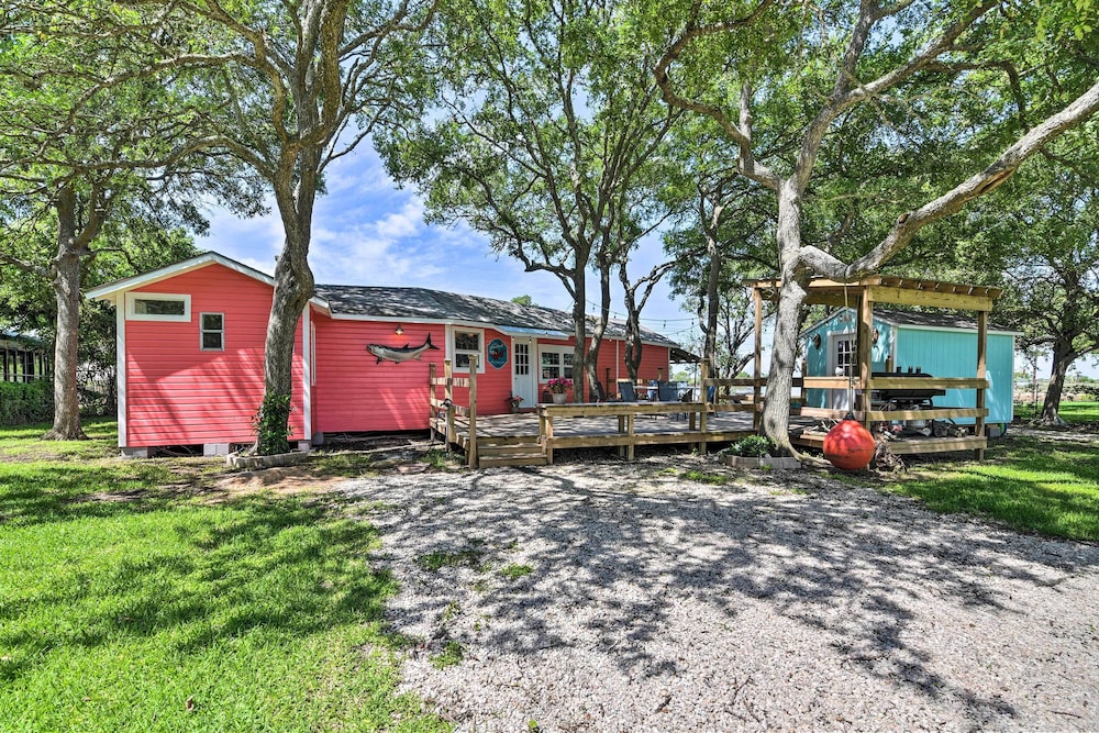 Furnished Deck & Dock: Renovated Sargent Cabin! view 2