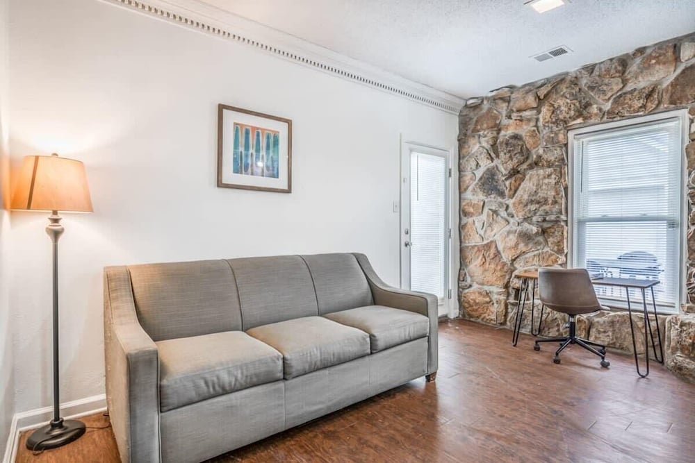 Parnassus Cottage