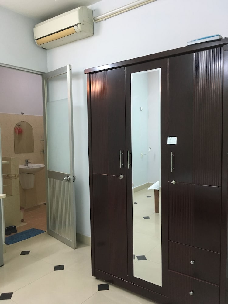 Drop By Saigon Hostel