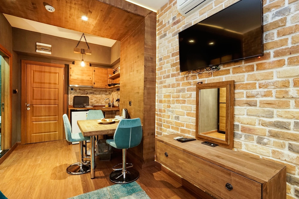 Cube Suitler - Image 34