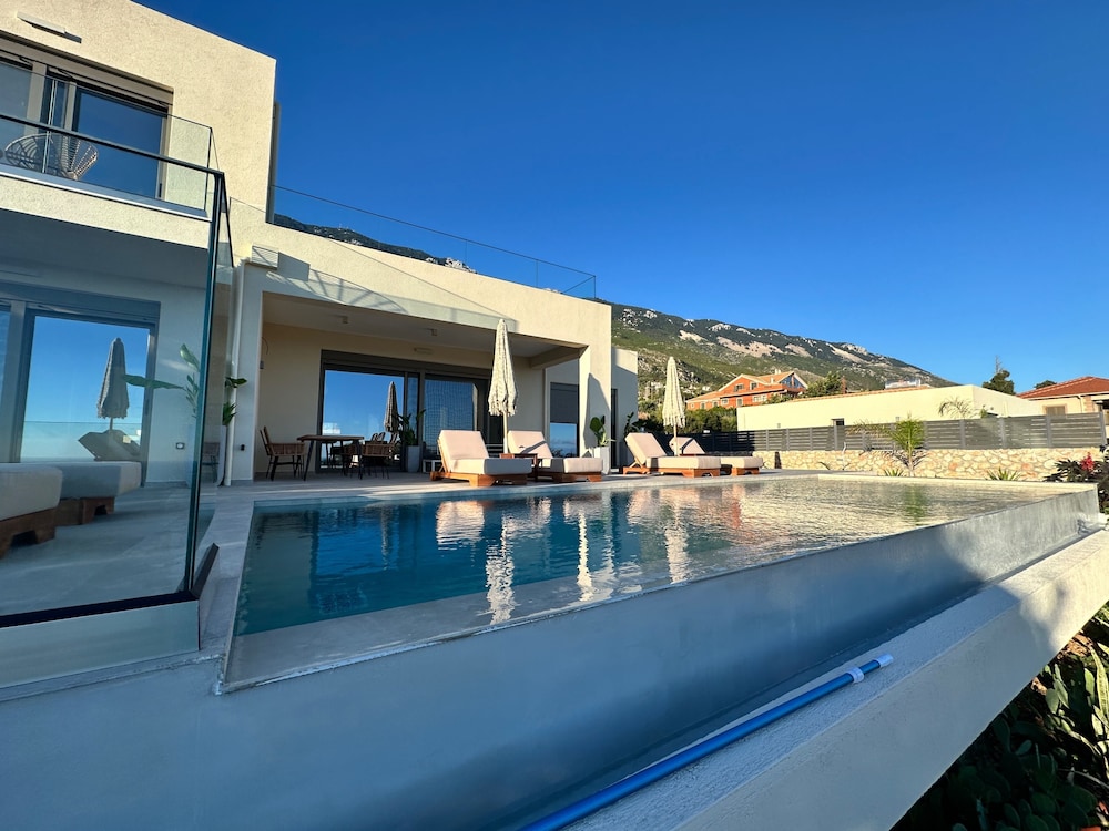 Seaview Serenity Villa in Kefalonia