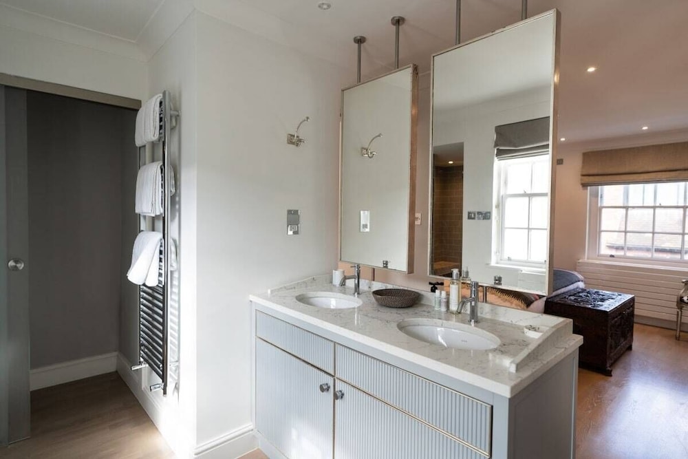 The Chelsea Place - Lovely 4bdr House With Terrace