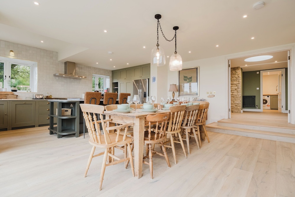 Mulberry Cottage 5BD in Wiltshire
