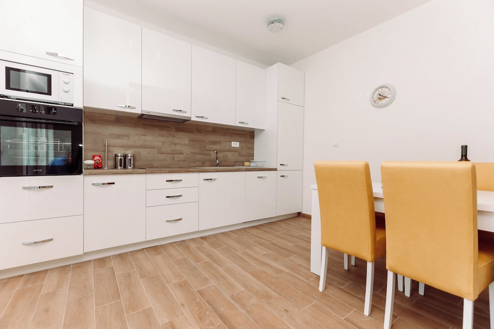 Waterfront Apartment Petrovina