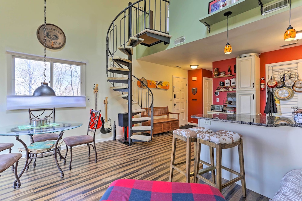 Mountain Creek Condo w/ Grill: Walk to Lifts! view 4