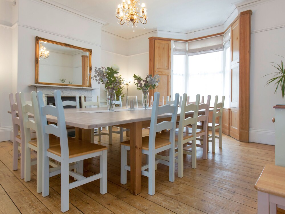6 Abbey Terrace