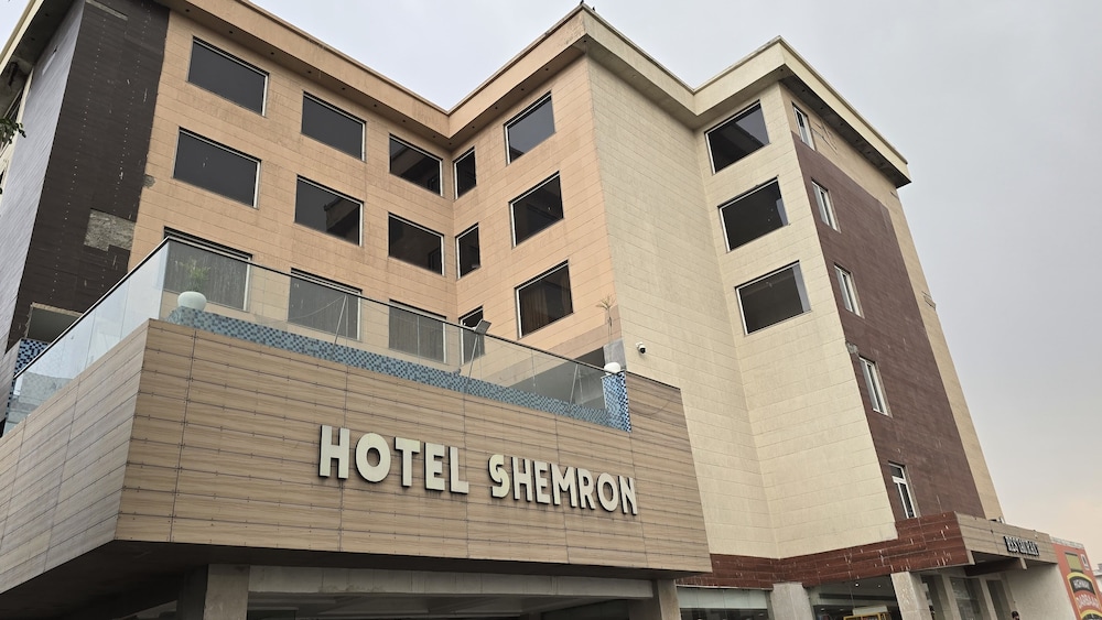 HOTEL SHEMRON