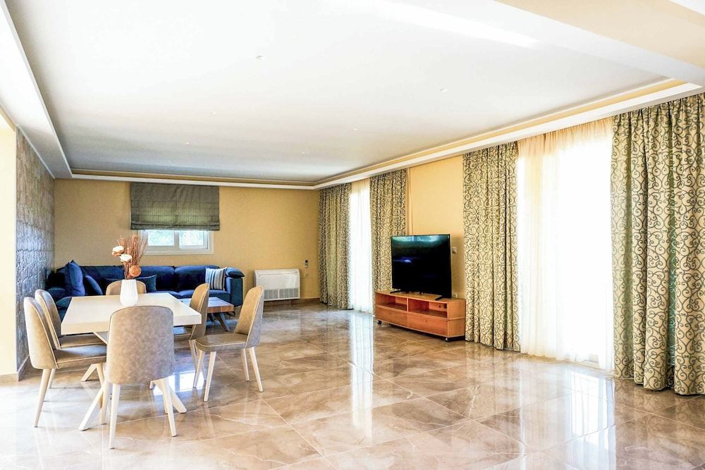 Villa Monastiri