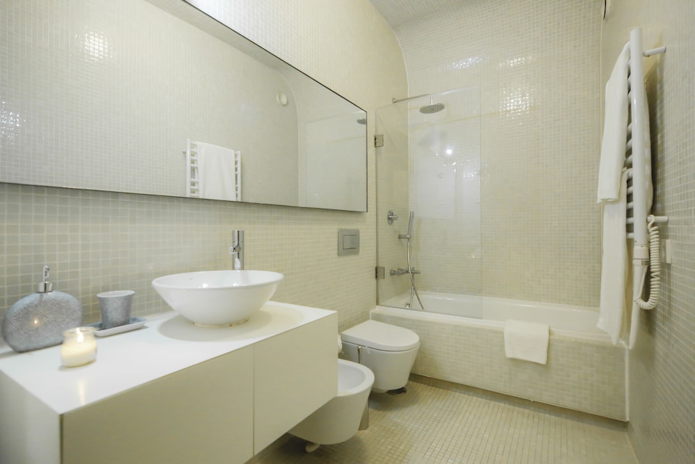Bairro Alto Apartments by linc