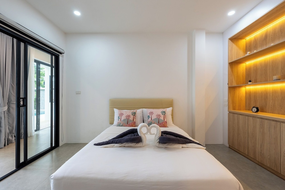 One of Phukets Best Villas V212