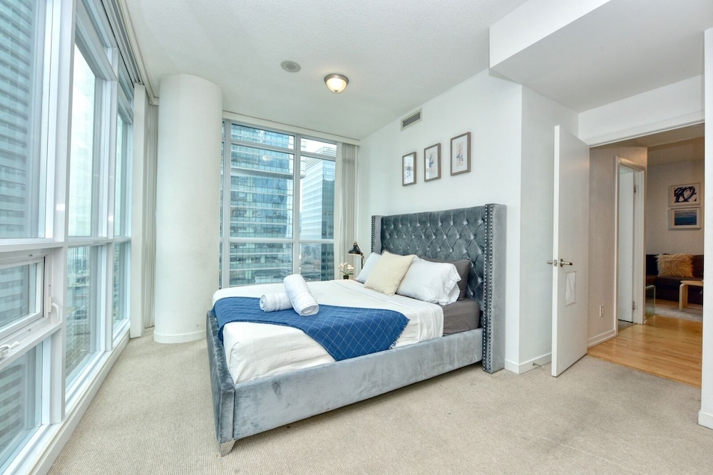 The Bay Suites Scotia Bank Arena - Image 2