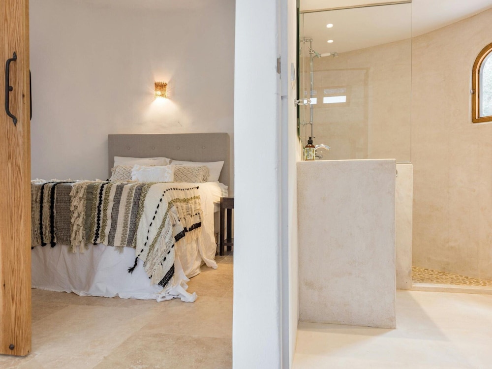 Holiday Home With Spacious Rooms