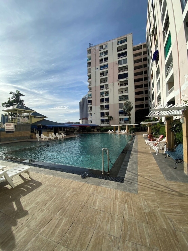 9 Karat Condo by PSR