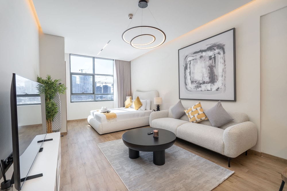 Mesmerizing Studio Located in the Center of JVC