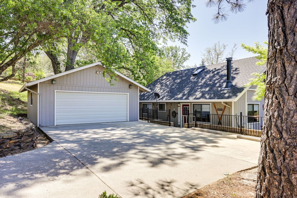 Groveland Home - Walk to Pine Mountain Lake! view 4