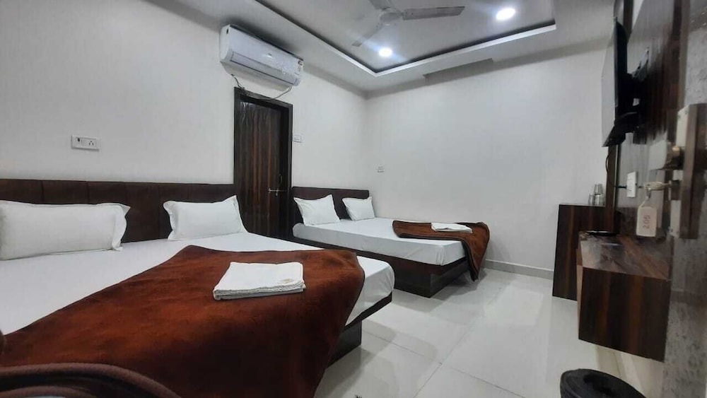 Hotel S M INN near Temple & Main Places