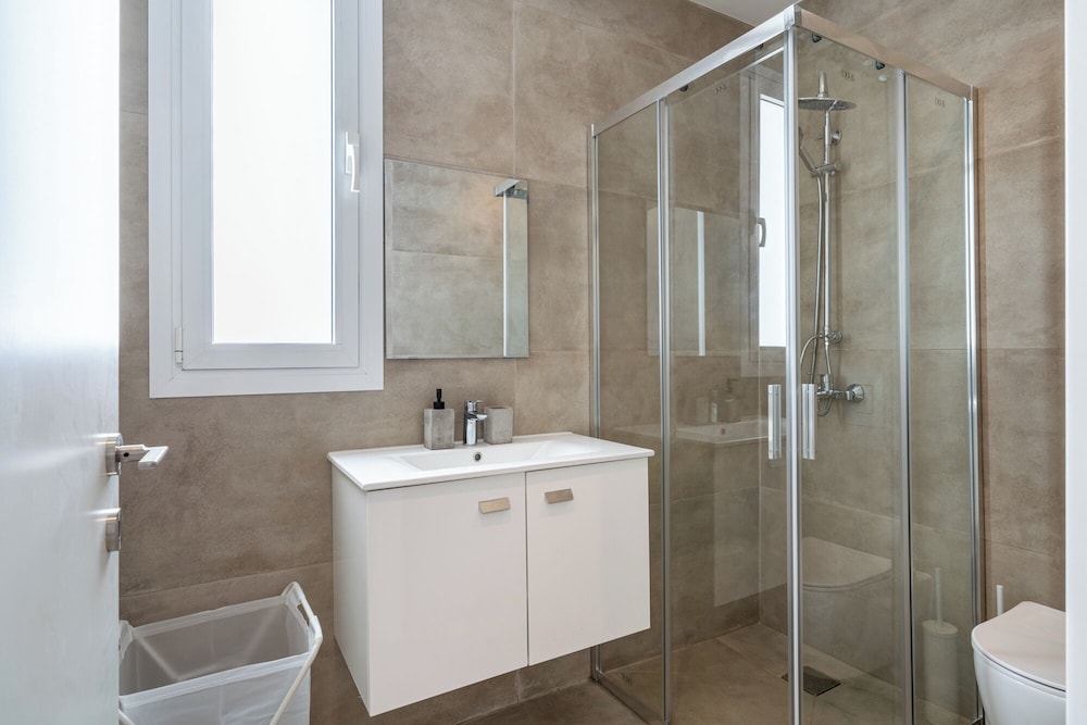 Blu Horizon - Stylish Living with Pool & Balconies in Protaras