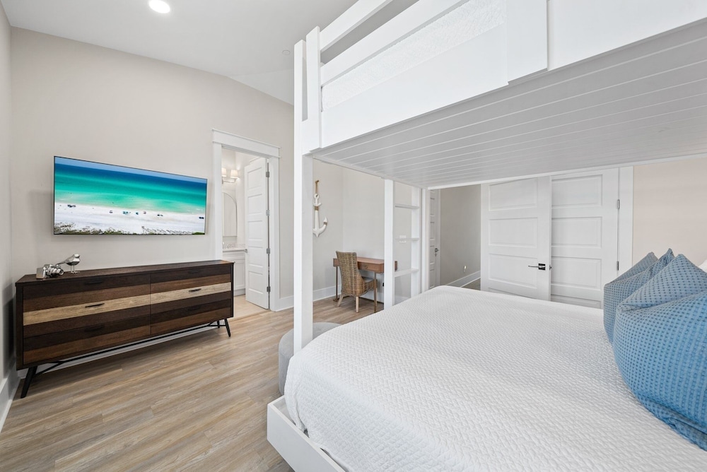 Joy By The Sea 5 Bedroom Home