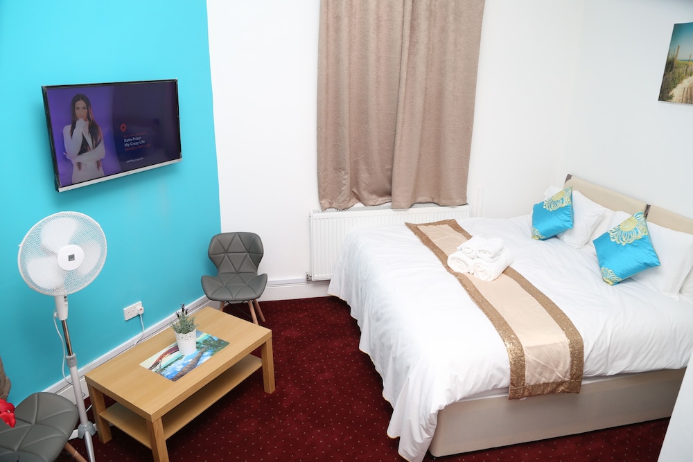 Birmingham Central Station Apartment view 3
