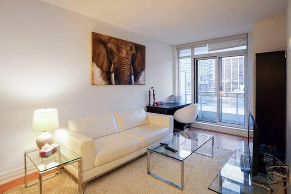 Yorkville's Charm Yonge & Bloor - Image 3