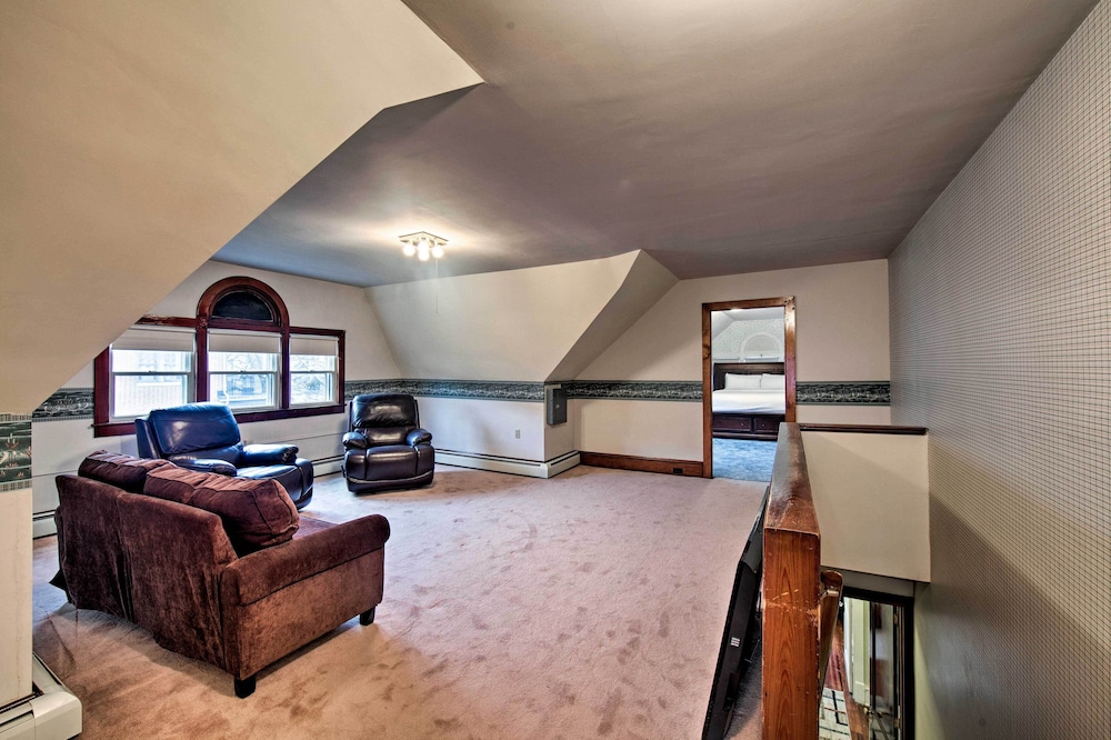 Spacious Reading Home w/ Patio - 2 Miles to Pagoda view 3