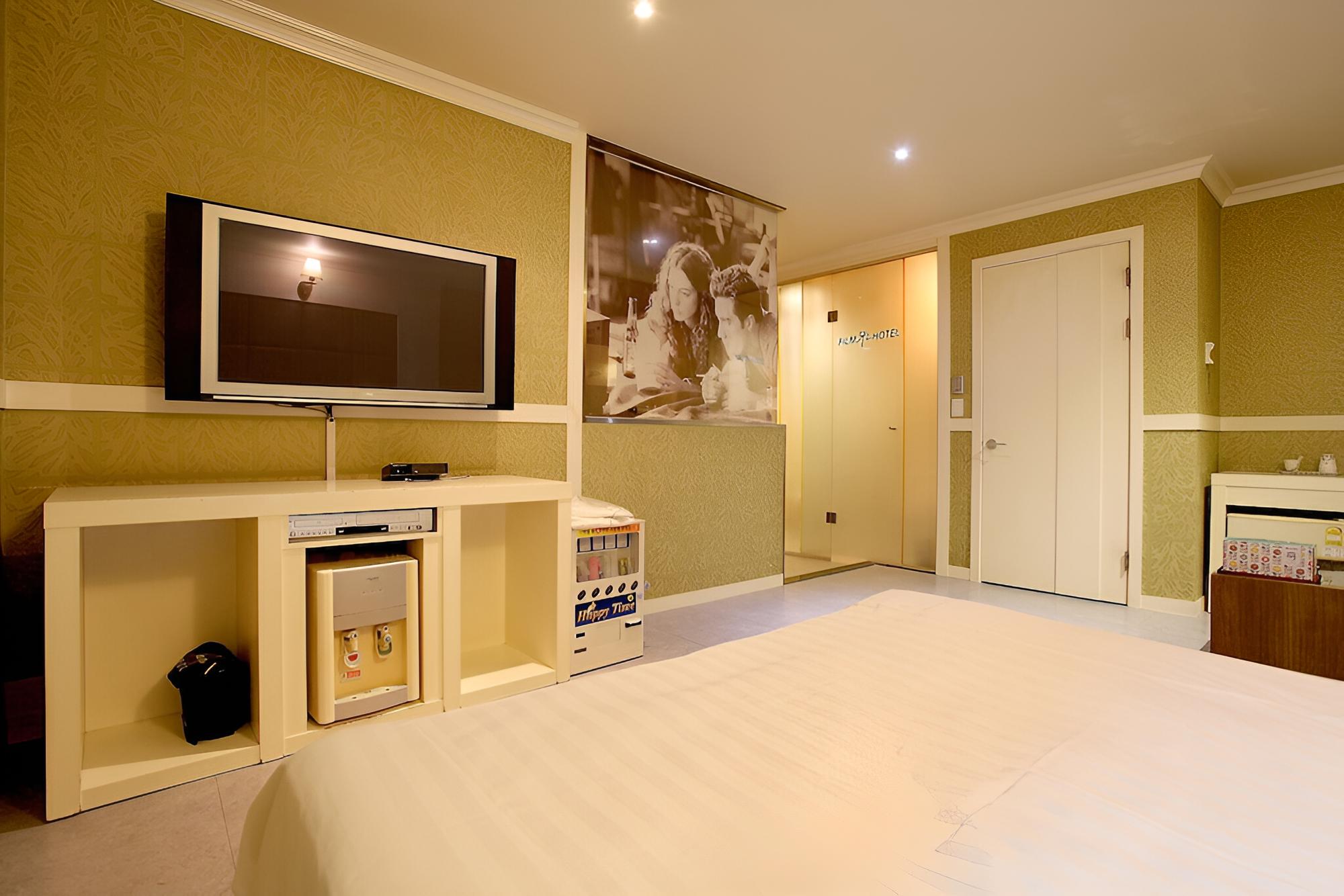 Photo 9