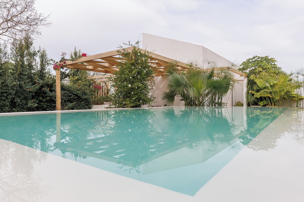Laranjal Farm House