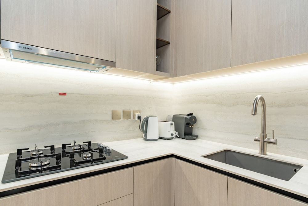 PVH - Sleek 1BR - Pearl House 1